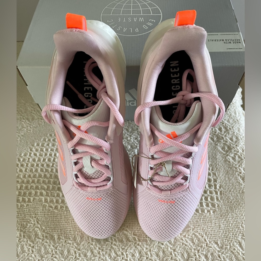NEW ADIDAS RUNNING SHOES - Picture 14 of 16